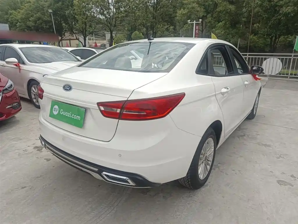 Escort Facelift 1.5 L Auto Comfort