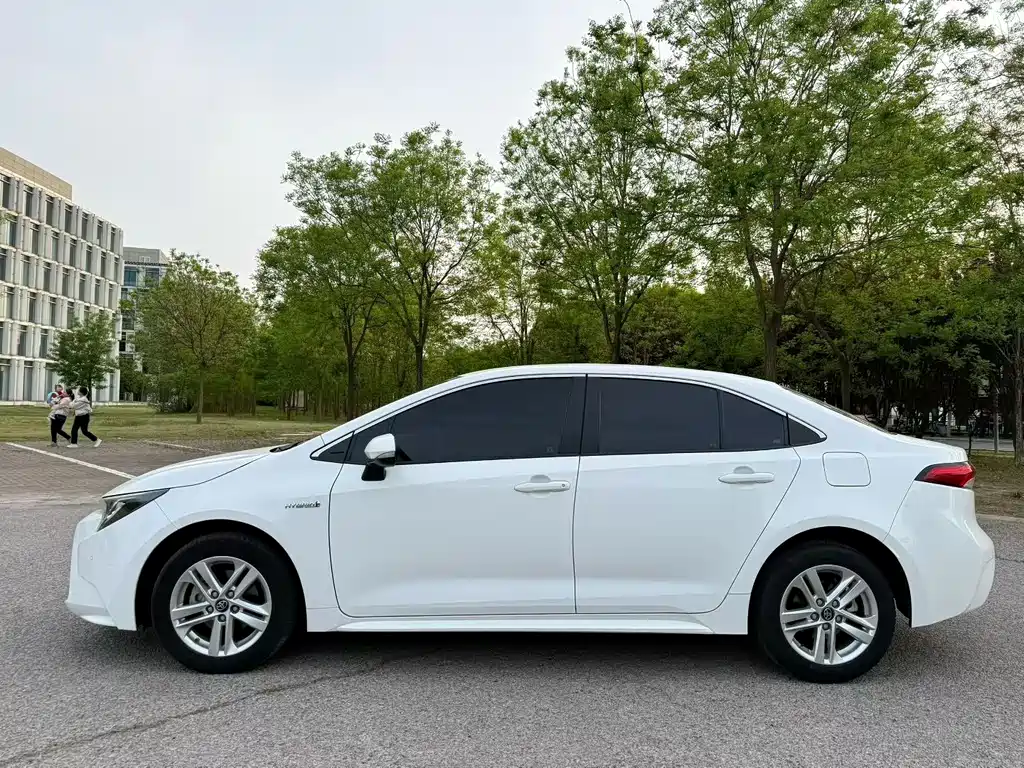 Levin Dual Engine 1.8 H E-CVT Progressive