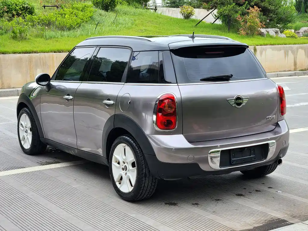 MINI COUNTRYMAN 1.6 L COOPER Fun