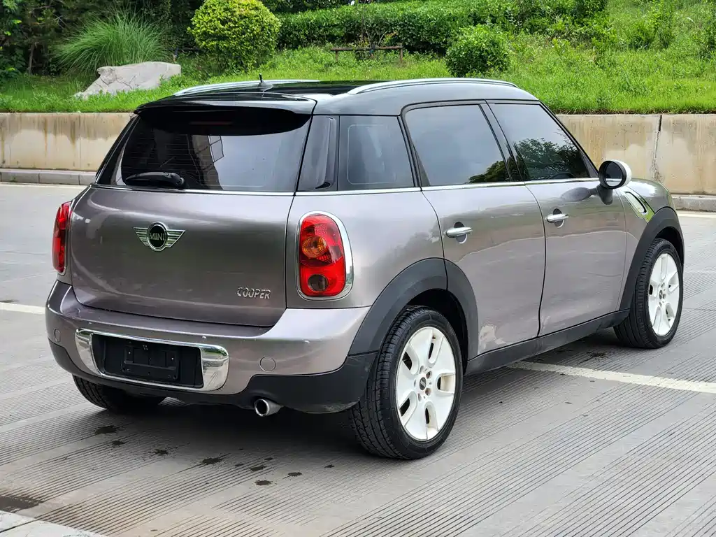 MINI COUNTRYMAN 1.6 L COOPER Fun