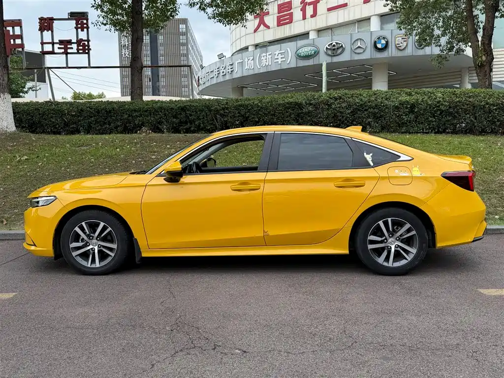 Integra 240 TURBO CVT Tech