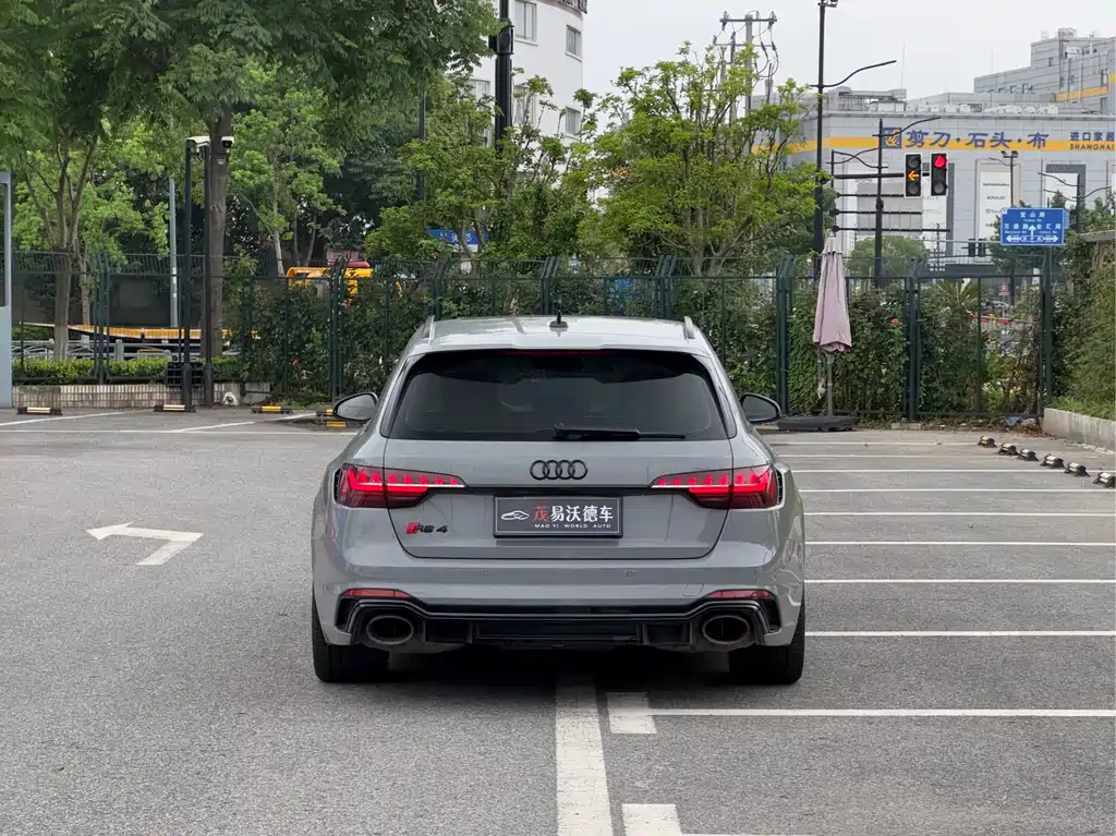 Audi RS 4 RS4 Avant Ignite Engine