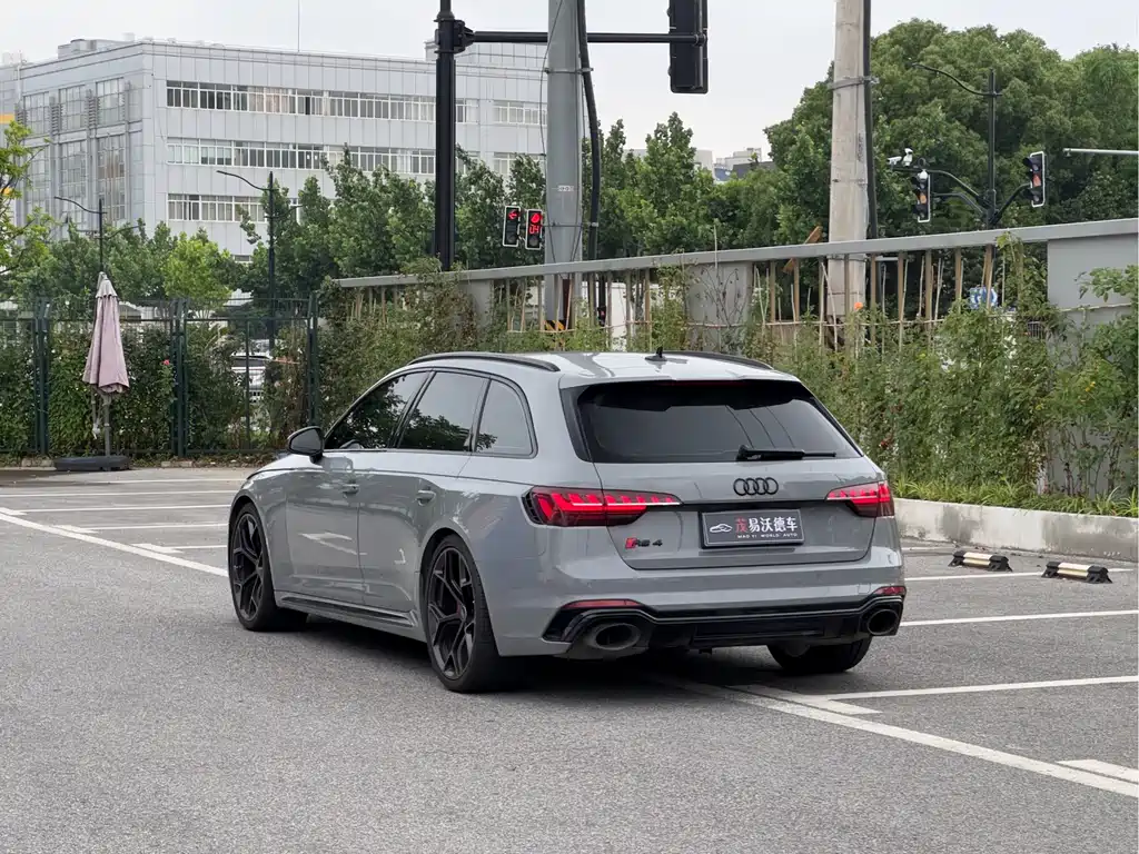 Audi RS 4 RS4 Avant Ignite Engine