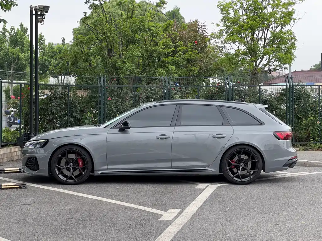 Audi RS 4 RS4 Avant Ignite Engine