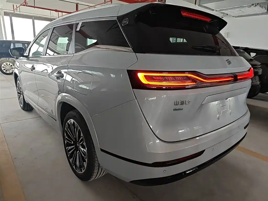 Jetour Shanhai L9 1.5 TD 2 DHT Flagship 6-seat