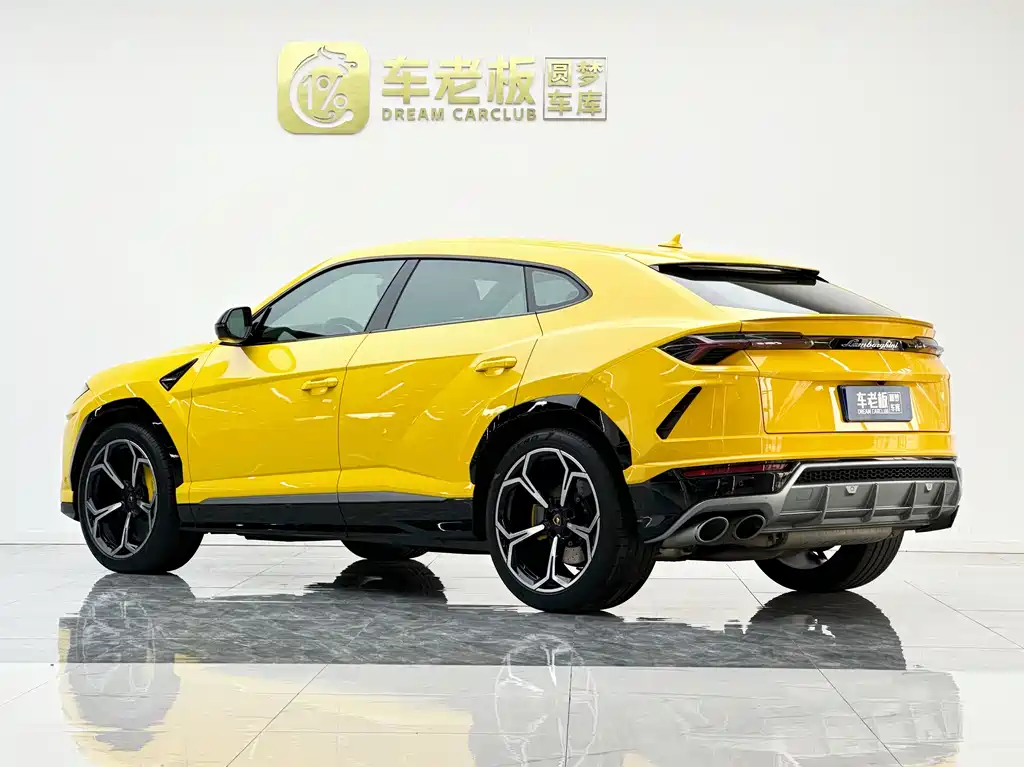 Urus 4.0 T V8