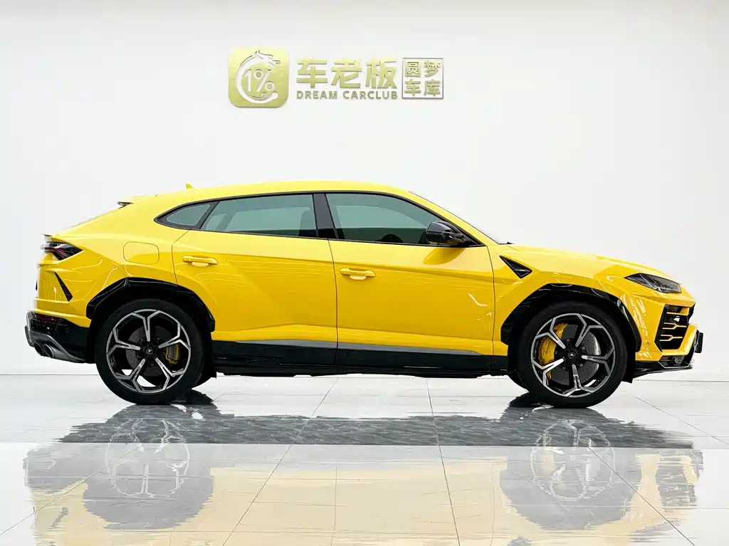 Urus 4.0 T V8