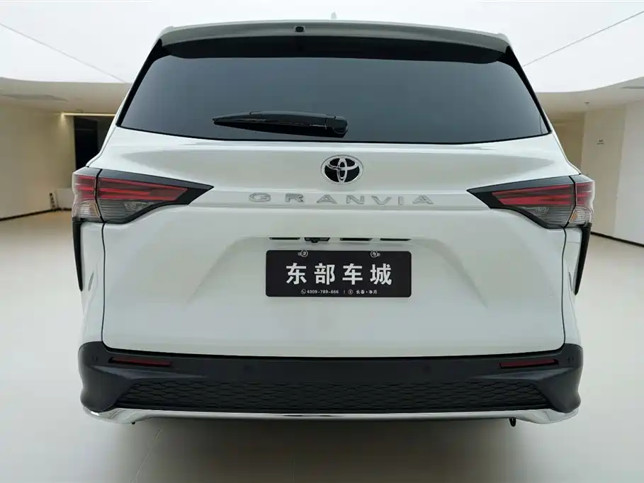 Granvia 2.5 L Hybrid Comfort
