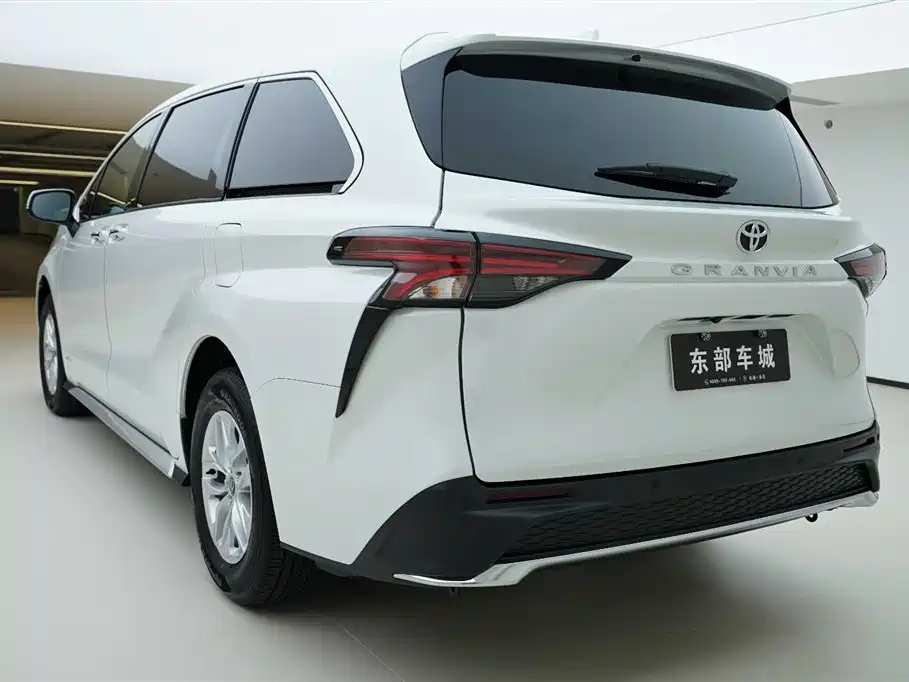 Granvia 2.5 L Hybrid Comfort