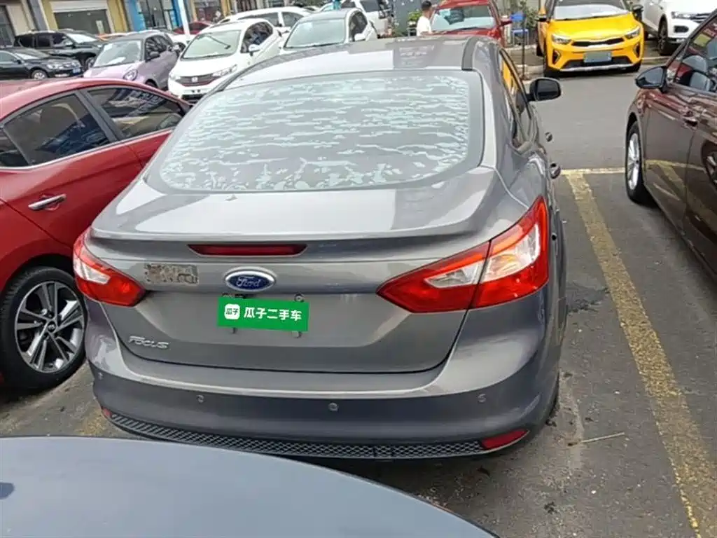 Focus Sedan 1.6 L Auto Comfort