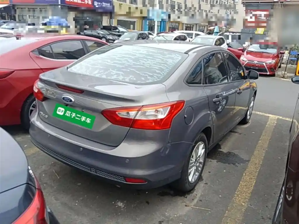 Focus Sedan 1.6 L Auto Comfort