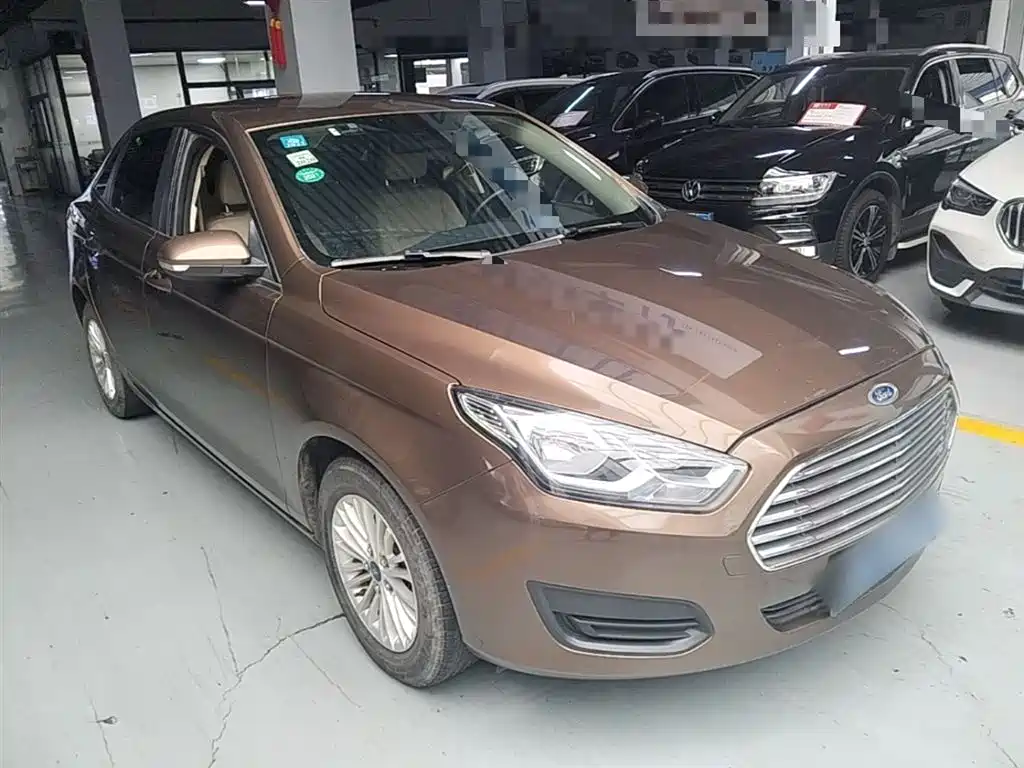 Escort Facelift 1.5 L Auto Comfort