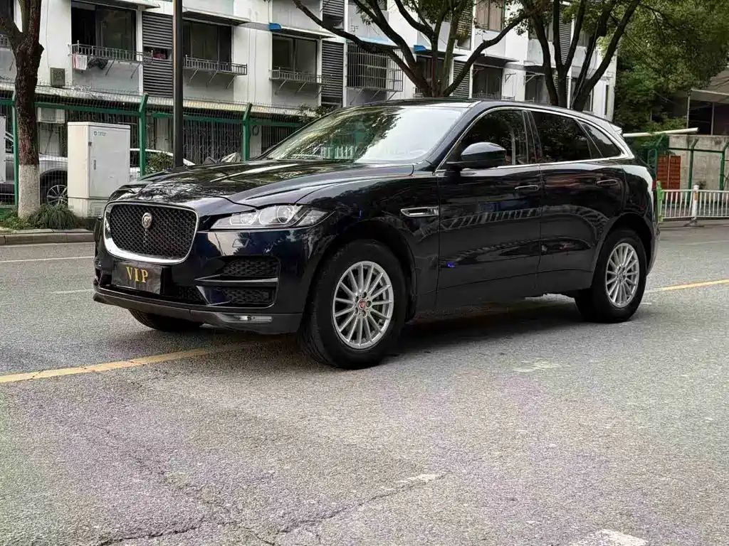 Jaguar F-PACE 2.0 T 4 WD R-Sport Sport