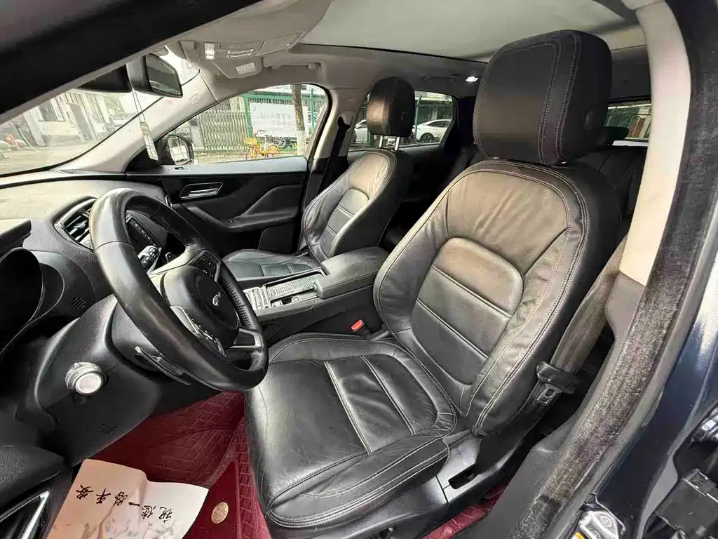 Jaguar F-PACE 2.0 T 4 WD R-Sport Sport