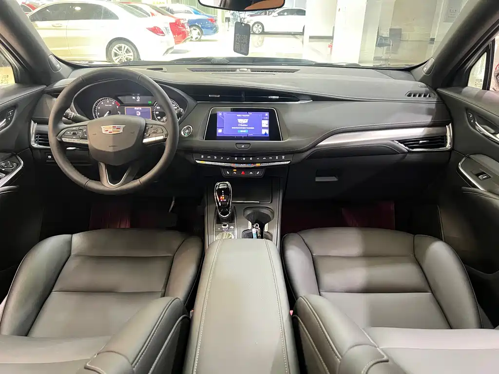 Cadillac XT4 28 T 2 WD Luxury