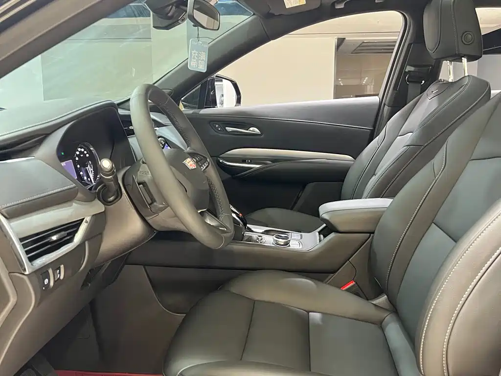 Cadillac XT4 28 T 2 WD Luxury