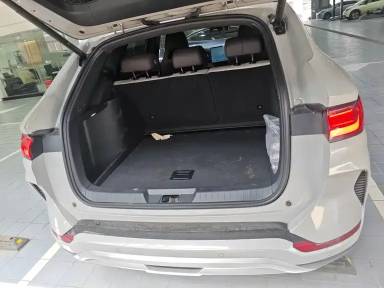 BYD Song PLUS NEV DM-i 112 KM Honored