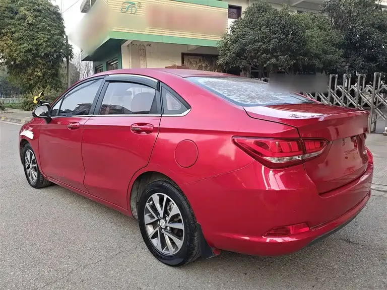 Baic Senova D50 绅宝D50 2018款 1.5 L CVT尊贵智驾版