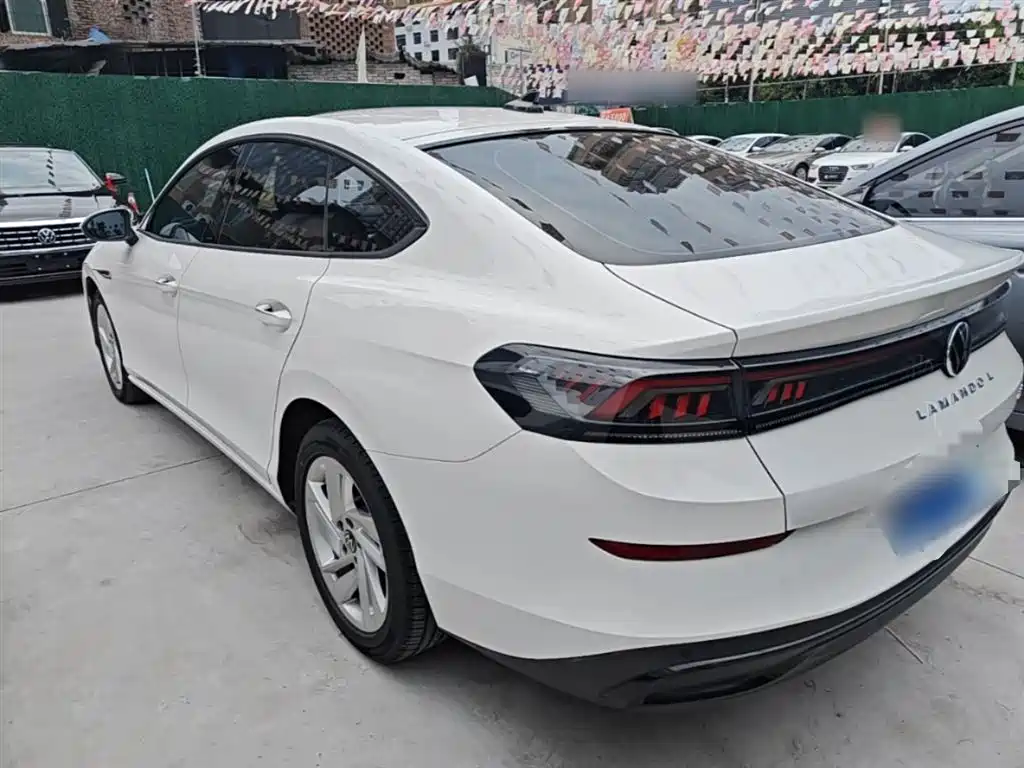 Lamando Lamando L 280 TSI DSG Dazzle Hot