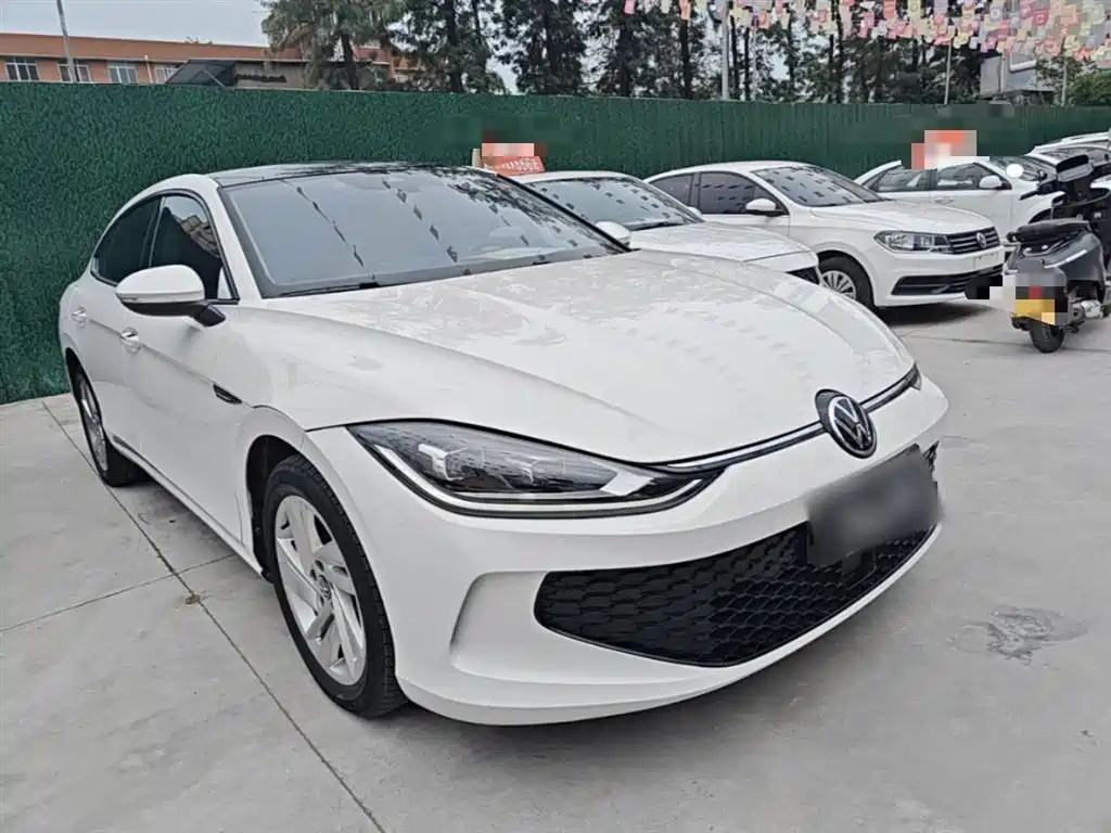 Lamando Lamando L 280 TSI DSG Dazzle Hot