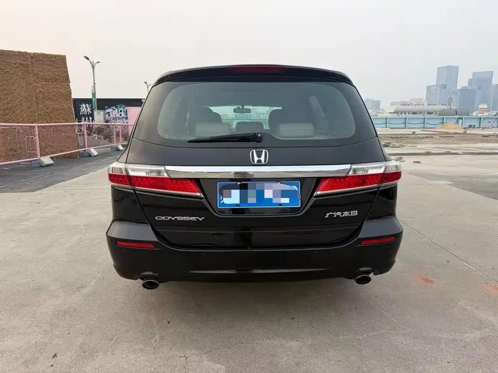 Odyssey 2.4 L Luxury
