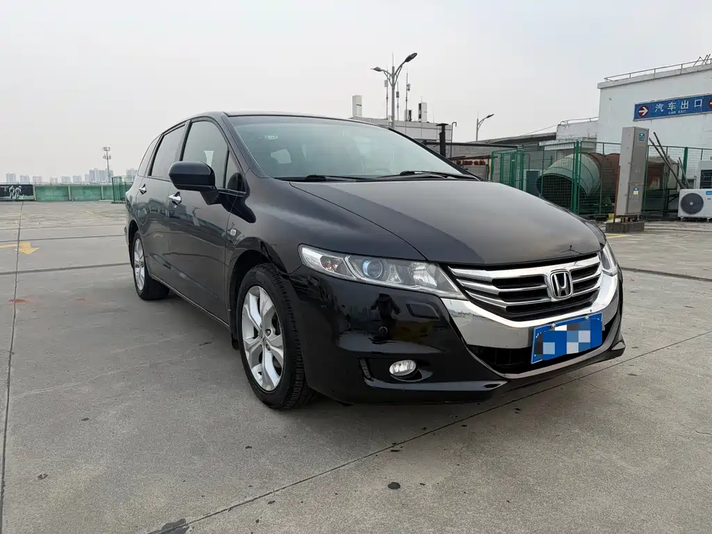 Odyssey 2.4 L Luxury