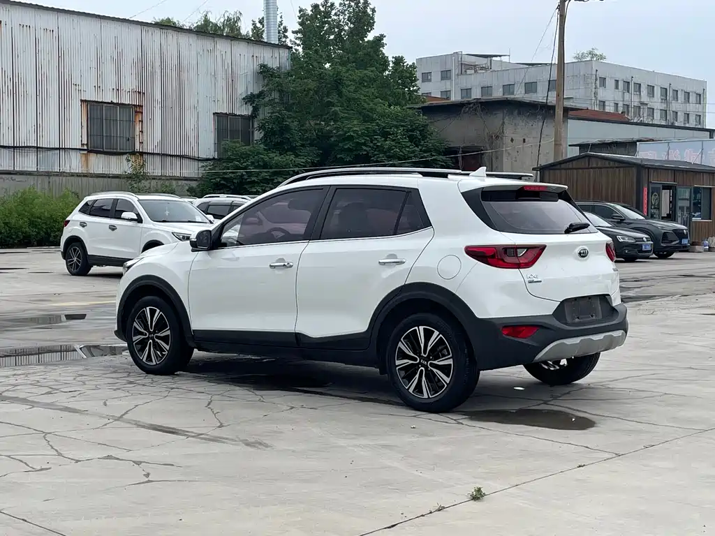 Stonic 1.4 L Auto Fun Enjoyment CN-VI
