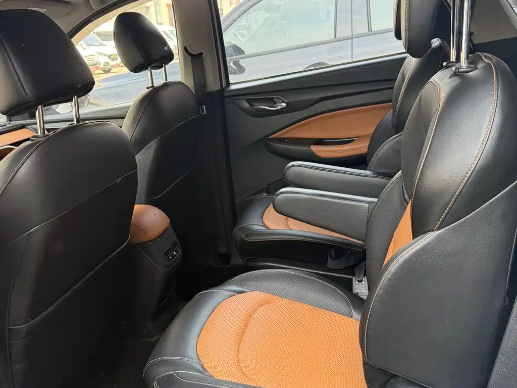 Wuling Hongguang S3 1.5 L Manual Luxury CN-V