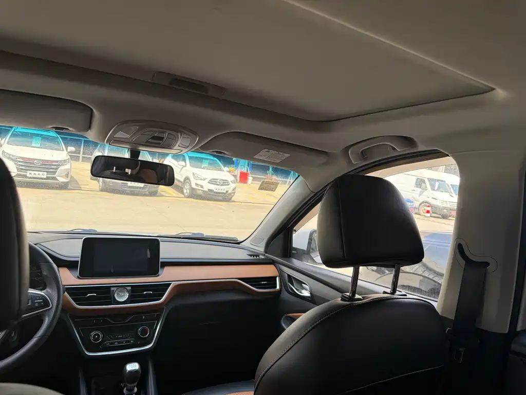Wuling Hongguang S3 1.5 L Manual Luxury CN-V