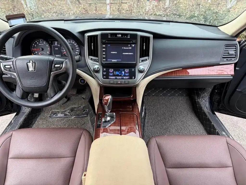 Crown 2.0 T Pioneer