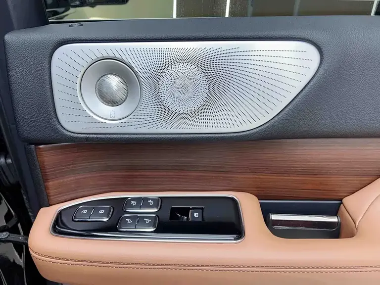 Lincoln Navigator 3.5 T Honor Shine