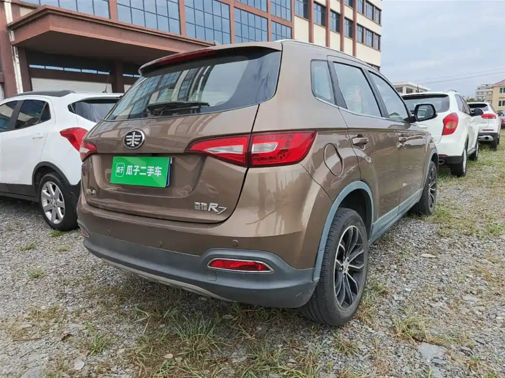Senya R7 1.6 L Manual Luxury