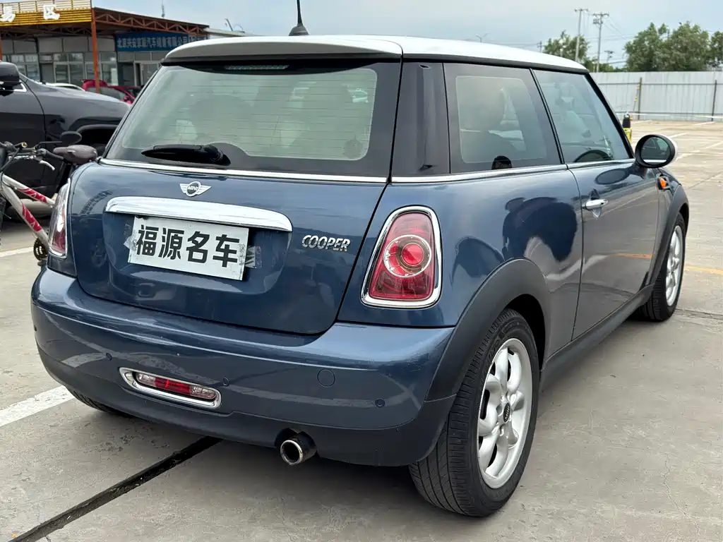 MINI CLUBMAN 1.6 L COOPER Fun