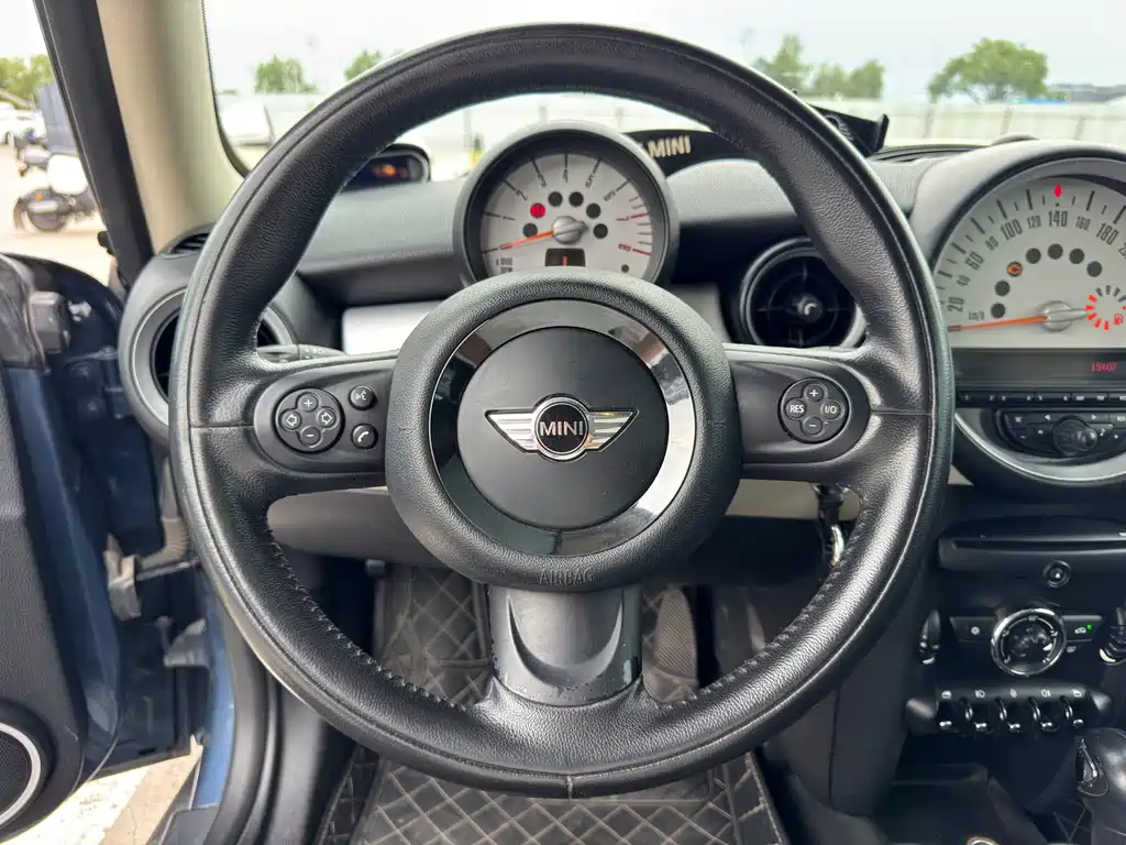 MINI CLUBMAN 1.6 L COOPER Fun