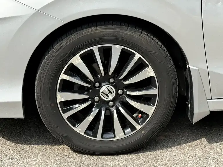 Honda Crider 1.8 L Auto Luxury