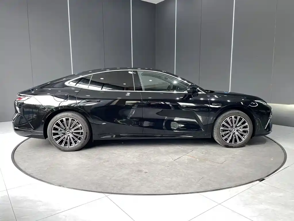 Galaxy Xingyao 8 130 km EM-i Flagship