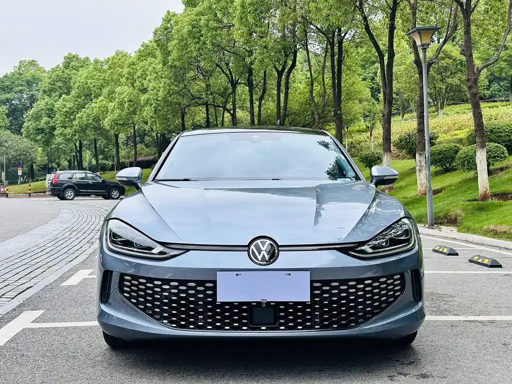 Lamando Lamando L 280 TSI DSG Spicy Cool
