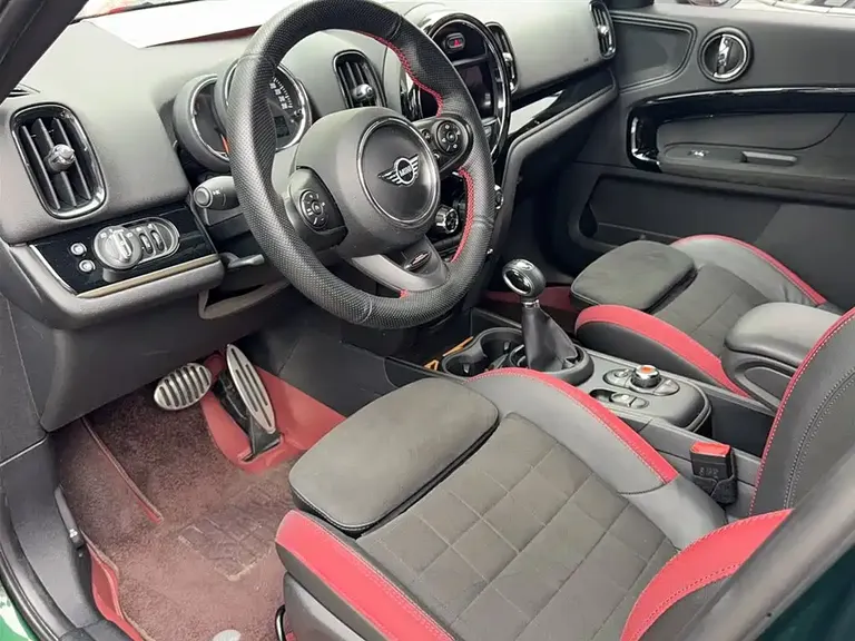 MINI COUNTRYMAN 1.5 T COOPER ALL4 Racer