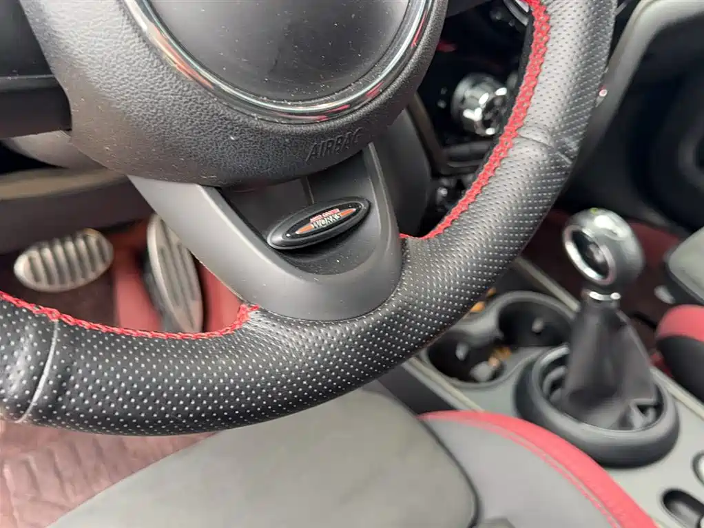 MINI COUNTRYMAN 1.5 T COOPER ALL4 Racer
