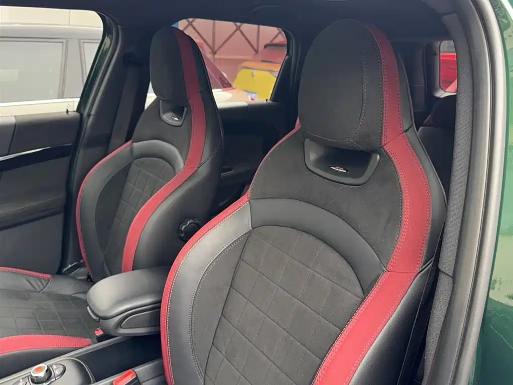 MINI COUNTRYMAN 1.5 T COOPER ALL4 Racer