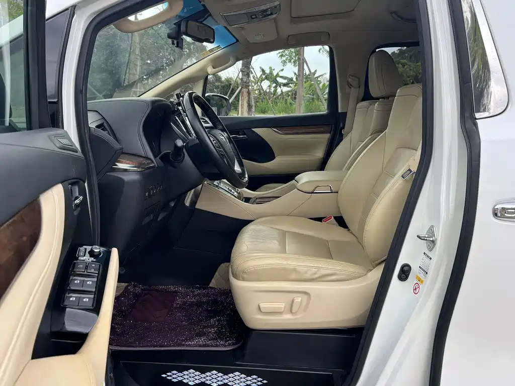 Alphard 3.5 L Distinguished