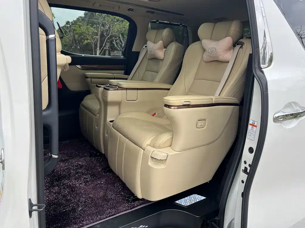 Alphard 3.5 L Distinguished