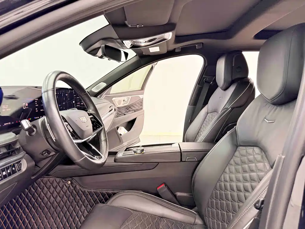 Cadillac CT6 28 T Distinguished