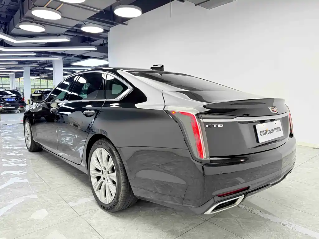 Cadillac CT6 28 T Distinguished