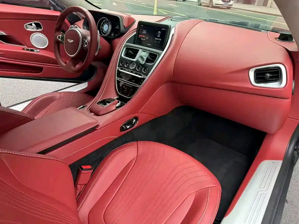 Aston Martin DB11 4.0 T V8 Coupe