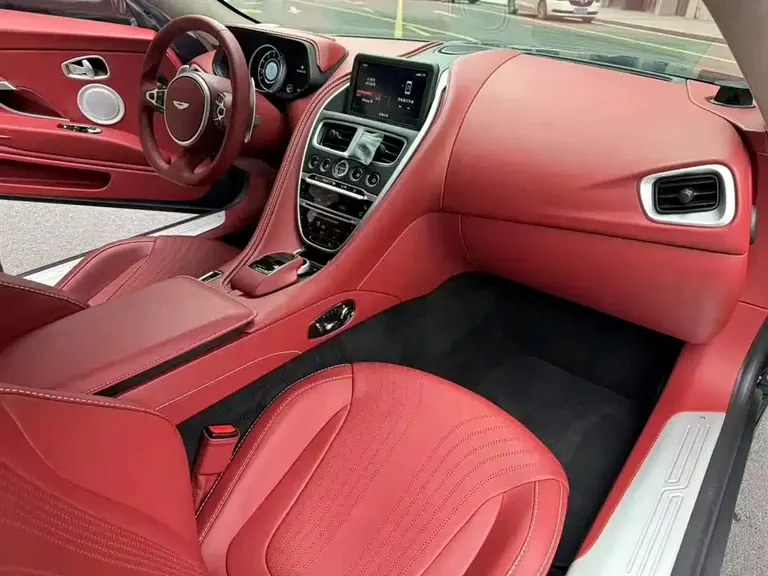 Aston Martin DB11 4.0 T V8 Coupe