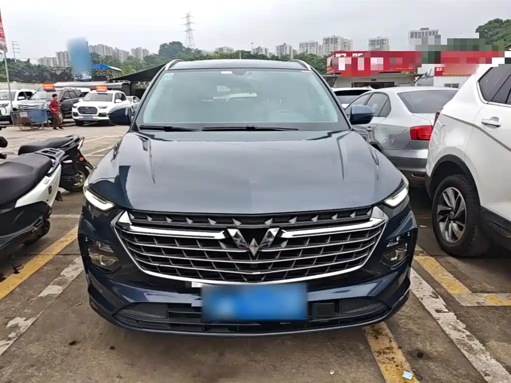 Wuling Victory 1.5 T CVT Flagship