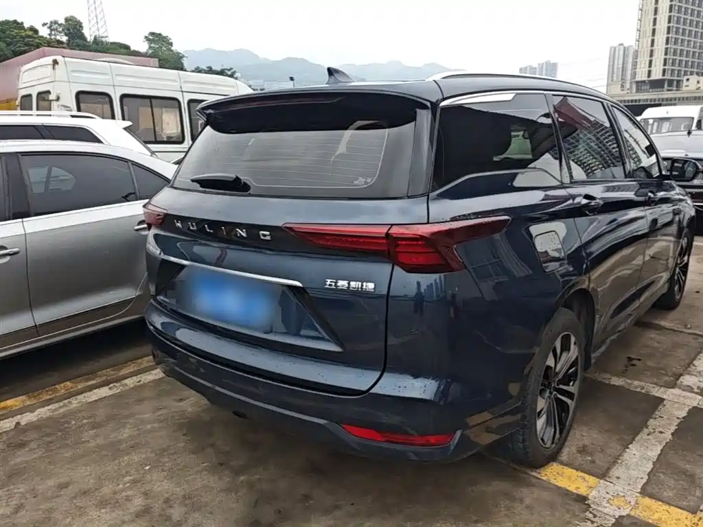 Wuling Victory 1.5 T CVT Flagship