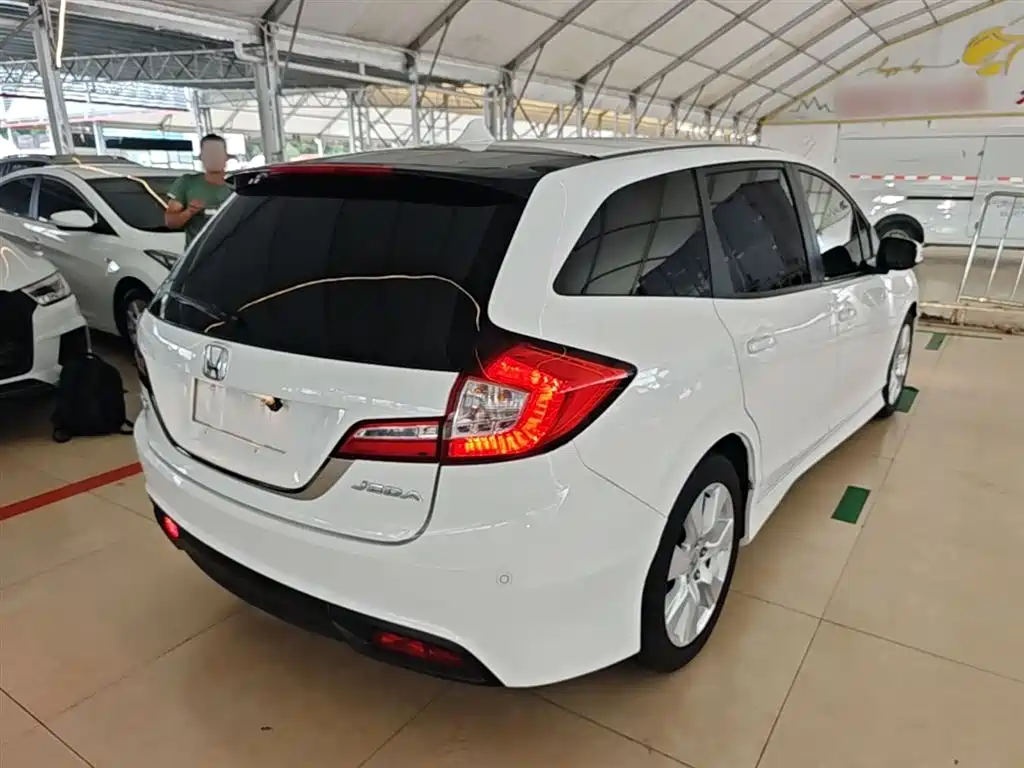 Jade 1.8 L Auto Comfort 5-seat