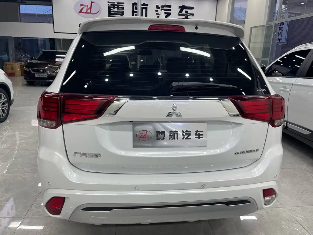 Outlander 2.4 L 4 WD Enjoyment 7-seat